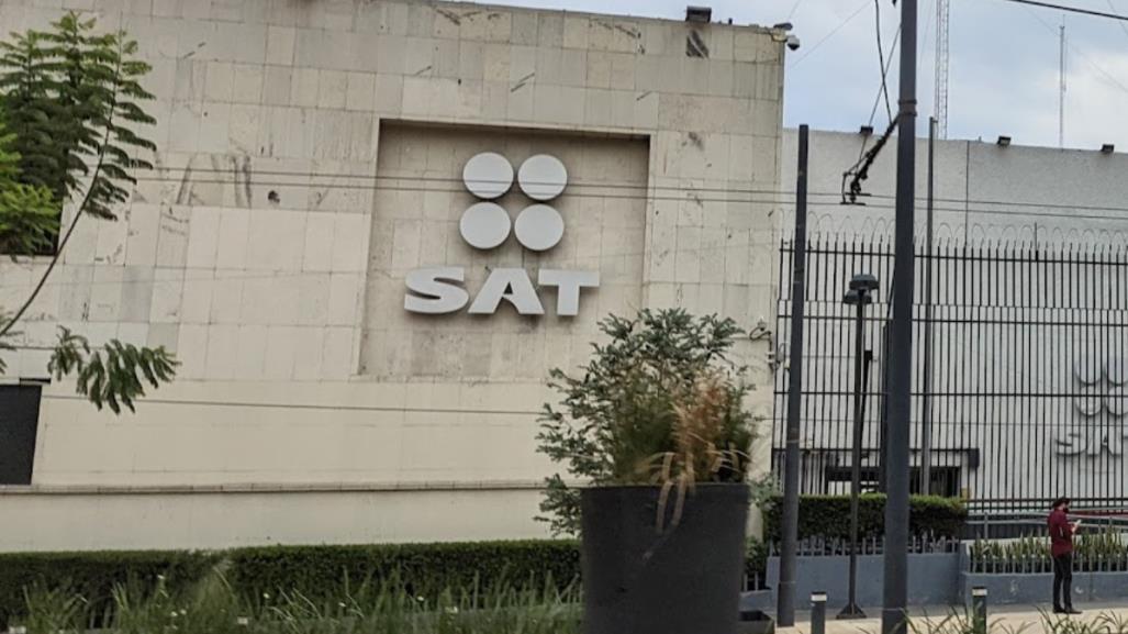 Dos altos ex funcionarios del SAT son vinculados a proceso