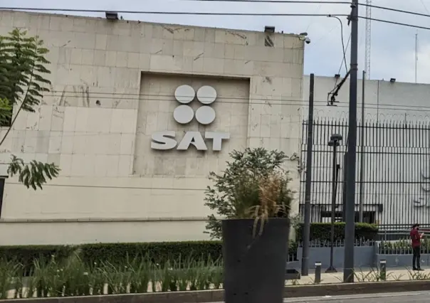 Dos altos ex funcionarios del SAT son vinculados a proceso