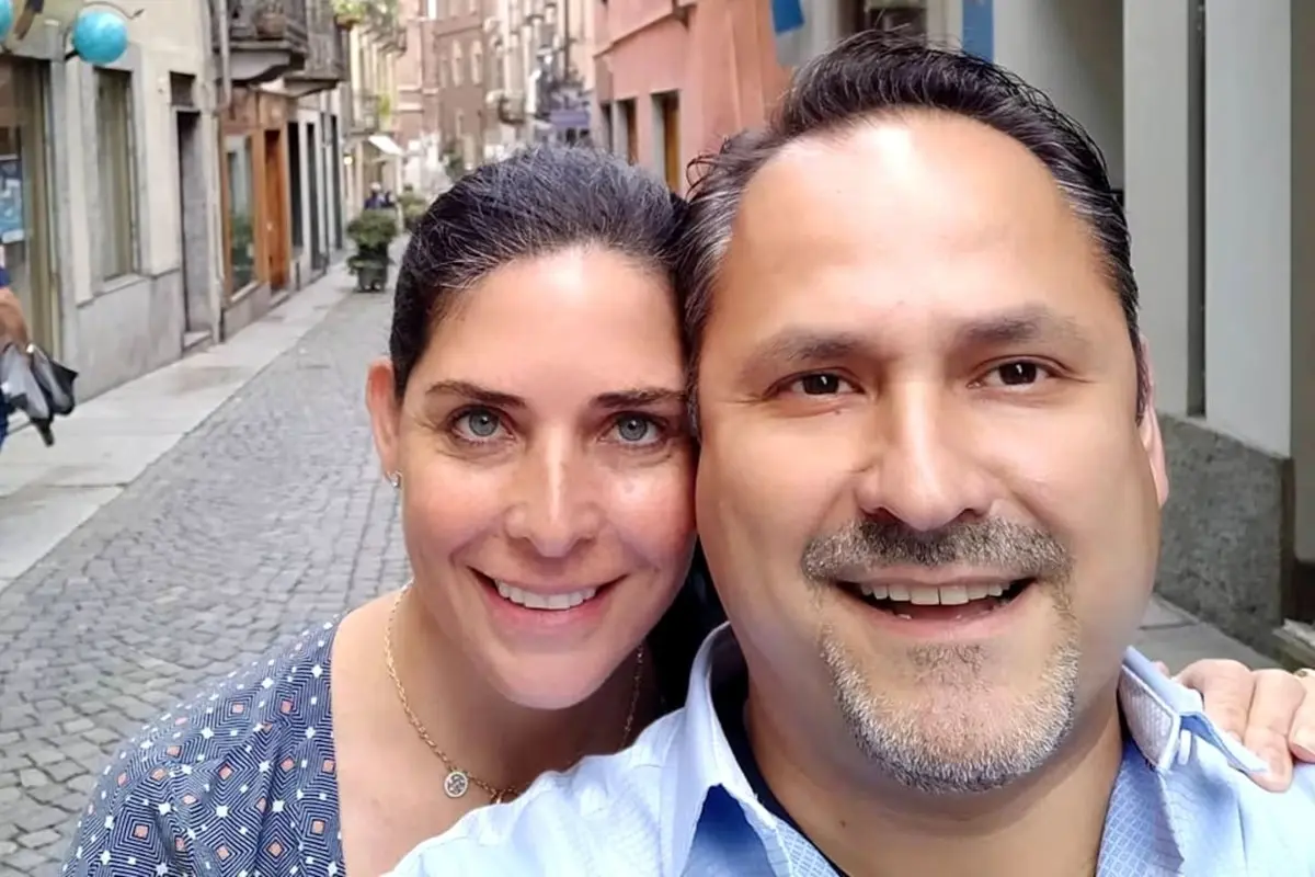 Zahie Téllez y su esposo Alberto Escobar Foto: Instagram @zahietellez