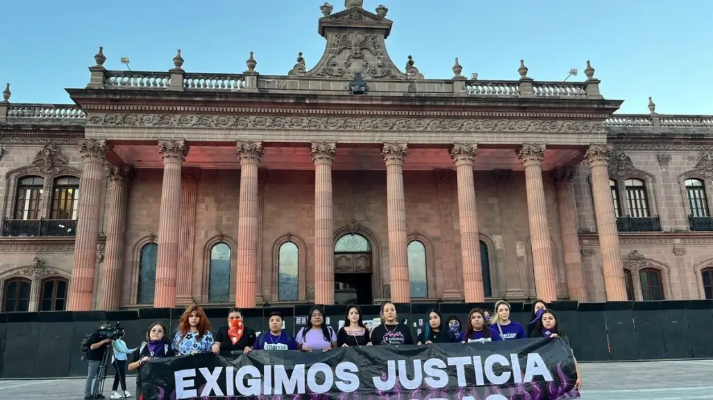 25N: Colectivos feministas marchan en Monterrey