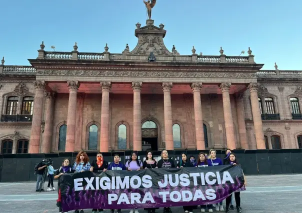 25N: Colectivos feministas marchan en Monterrey