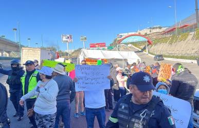 Retiran bloqueo de la México-Querétaro; manifestantes logran acuerdo