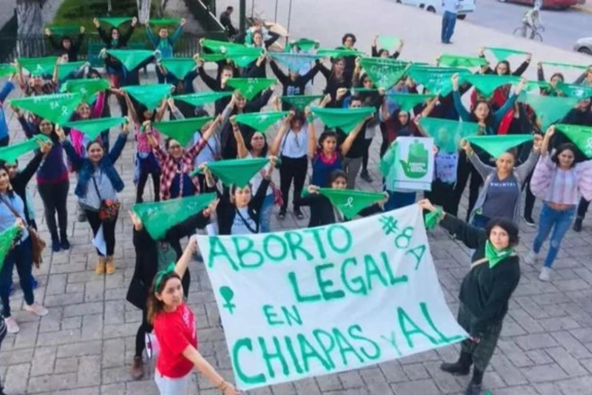 Colectivos feministas marchando en Chiapas Foto: X(Twitter) @soyluisgabriel1