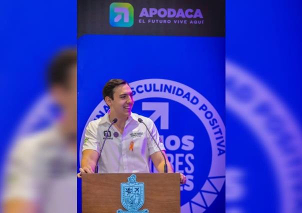 Apodaca reconoce el compromiso de hombres en el Centro de Masculinidades Positivas