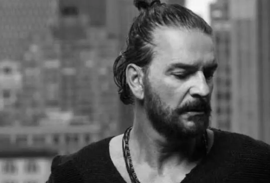 Ricardo Arjona vuelve a la música y muestra el primer adelanto de su álbum Seco