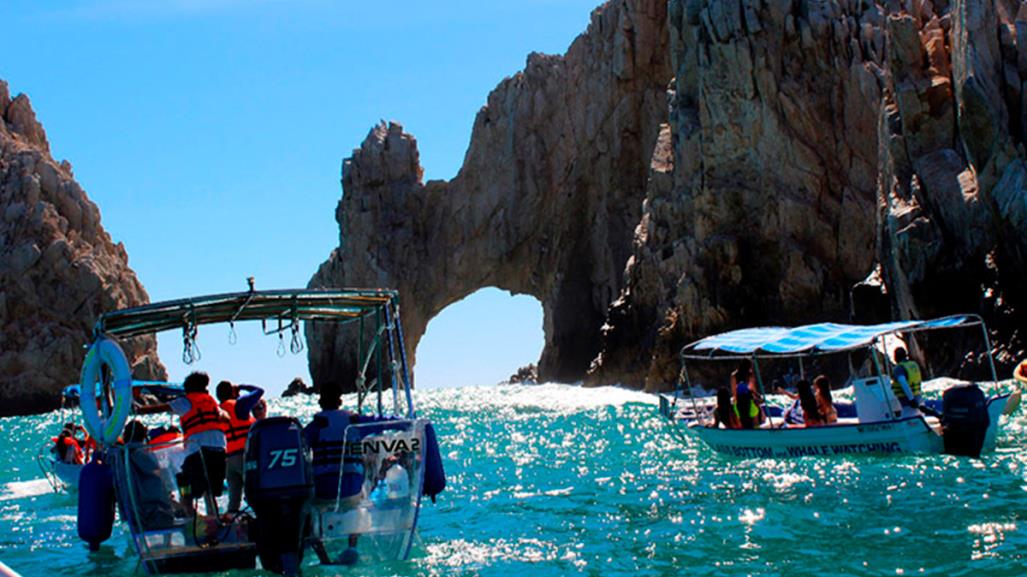 Por mal clima, cierran Playa del Amor en Cabo San Lucas