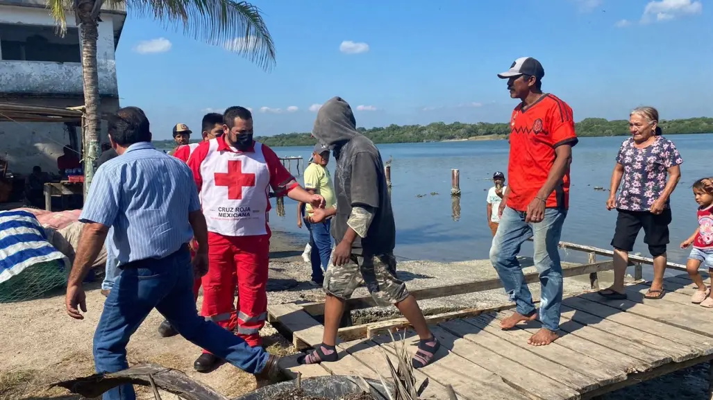 Rescatan pescadores de embarcación “Felgon II” de Altamira