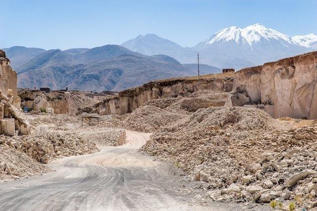 Tamaulipas figura en el séptimo lugar nacional con 5 yacimientos de litio. Fotos: Freepik