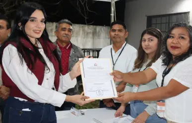 Melissa Puga, primera mujer alcaldesa de Izamal, recibe constancia de mayoría