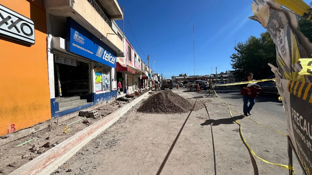 Desarrollo Urbano y Obras Públicas se comprometen a concluir trabajos en la Plazuela Baca Ortiz de acuerdo a los tiempos convenidos. Fotos: Isaura Retana.