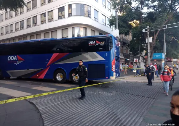 Muere hombre atropellado por autobús de pasajeros, viajaba en scooter