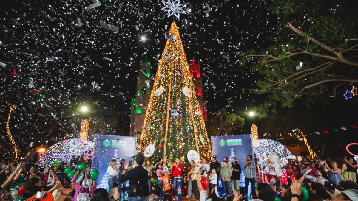 Cientos de personas disfrutaron del encendido y los shows navideños Foto: Ayuntamiento de Mérida