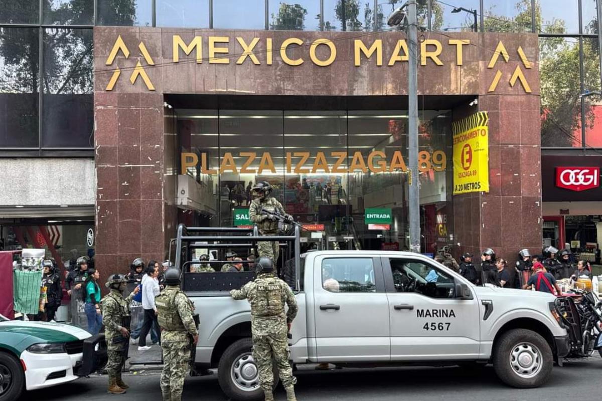 Decomisan toneladas de mercancía china en plaza del Centro Histórico