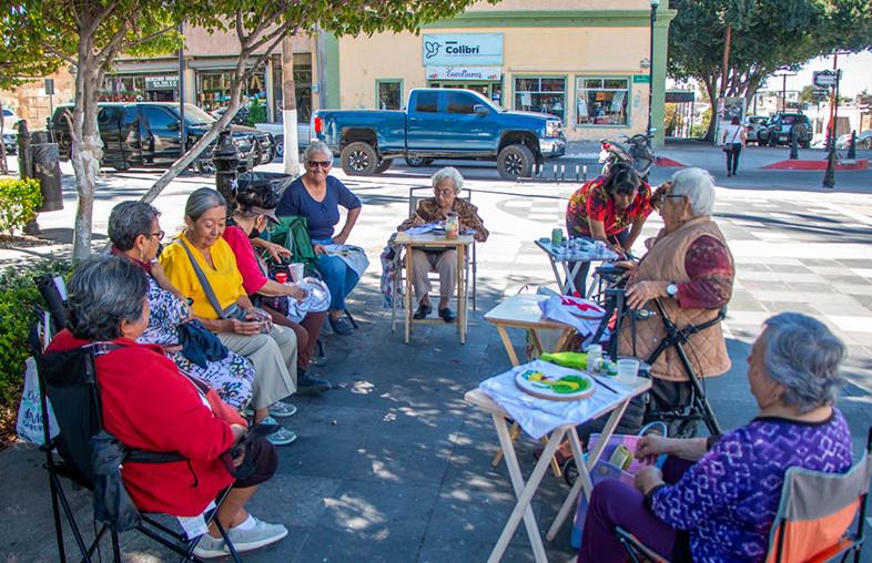 Abuelitas del Jardín Velasco: Una hermandad con 20 años de amor y risas