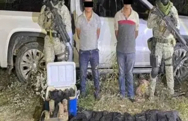 San Carlos, Tamaulipas: Ejército Mexicano detiene a dos con armas y vehículos blindados