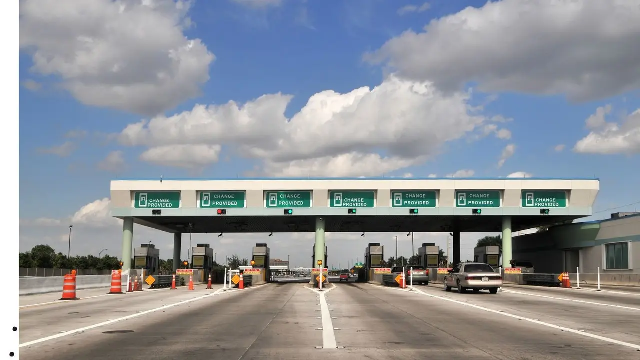 Aumentarán las cuotas de peaje en Eagle Pass. (Fotografía: Canva)