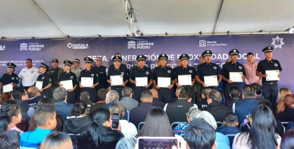 Fueron 80 policías los que se graduaron en Torreón. (Fotografía: Policía de Torreón)