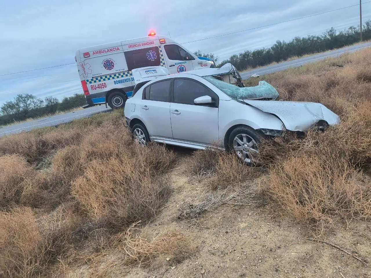 Un grave accidente tuvo lugar este sábado en la carretera Monterrey-Nuevo Laredo, a la altura del kilómetro 177 en dirección norte-sur. El saldo fue trágico: una persona perdió la vida tras un choque entre un automóvil y un tráiler. Foto: Redes sociales
