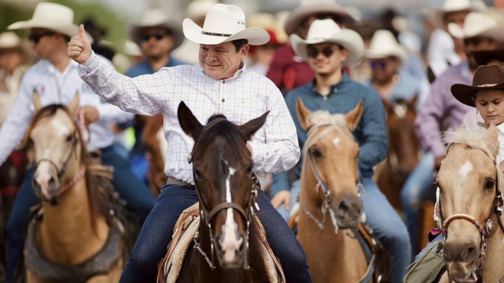 Feria Xmatkuil 2024: Gobernador participa en la cabalgata del 50 aniversario