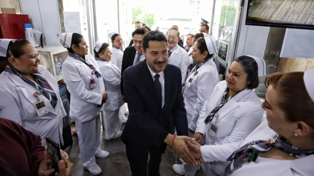 Martí Batres reconoce falta de médicos en el hospital de Xalapa, Veracruz