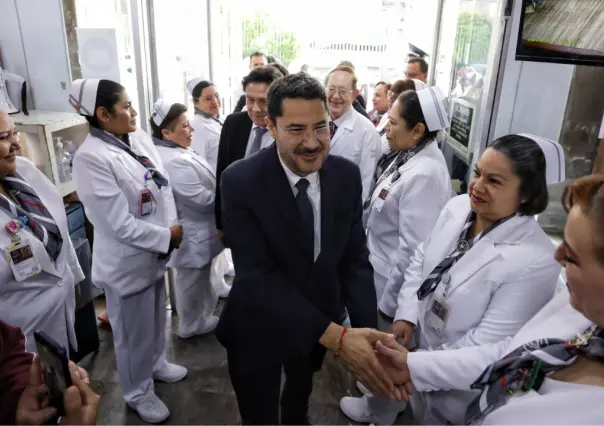 Martí Batres reconoce falta de médicos en el hospital de Xalapa, Veracruz