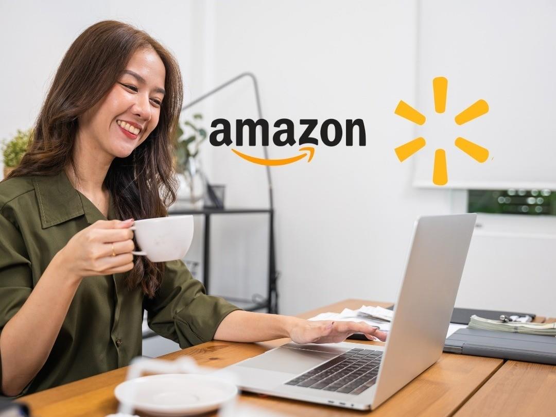 Una mujer aprovechando las ofertas en línea por el Cyber Monday en Amazon y Walmart. Foto: Canva/Amazon/Walmart