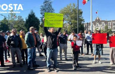Bomberos de Toluca protestan por recortes en aguinaldo (VIDEO)