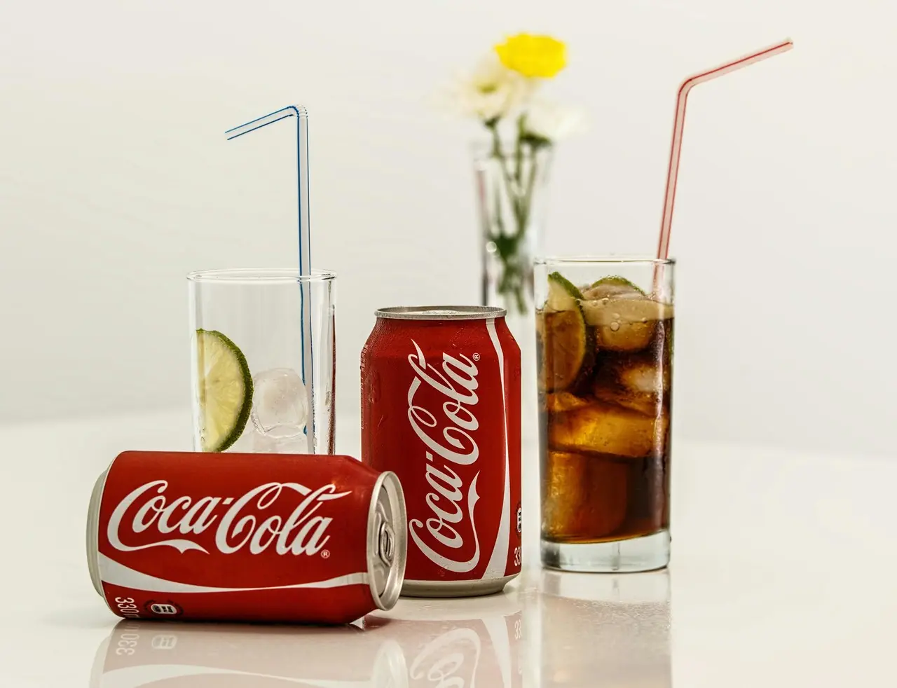 En una forma sencilla puedes obtener los productos de la Coca Cola en tu hogar. Foto: Pixabay.