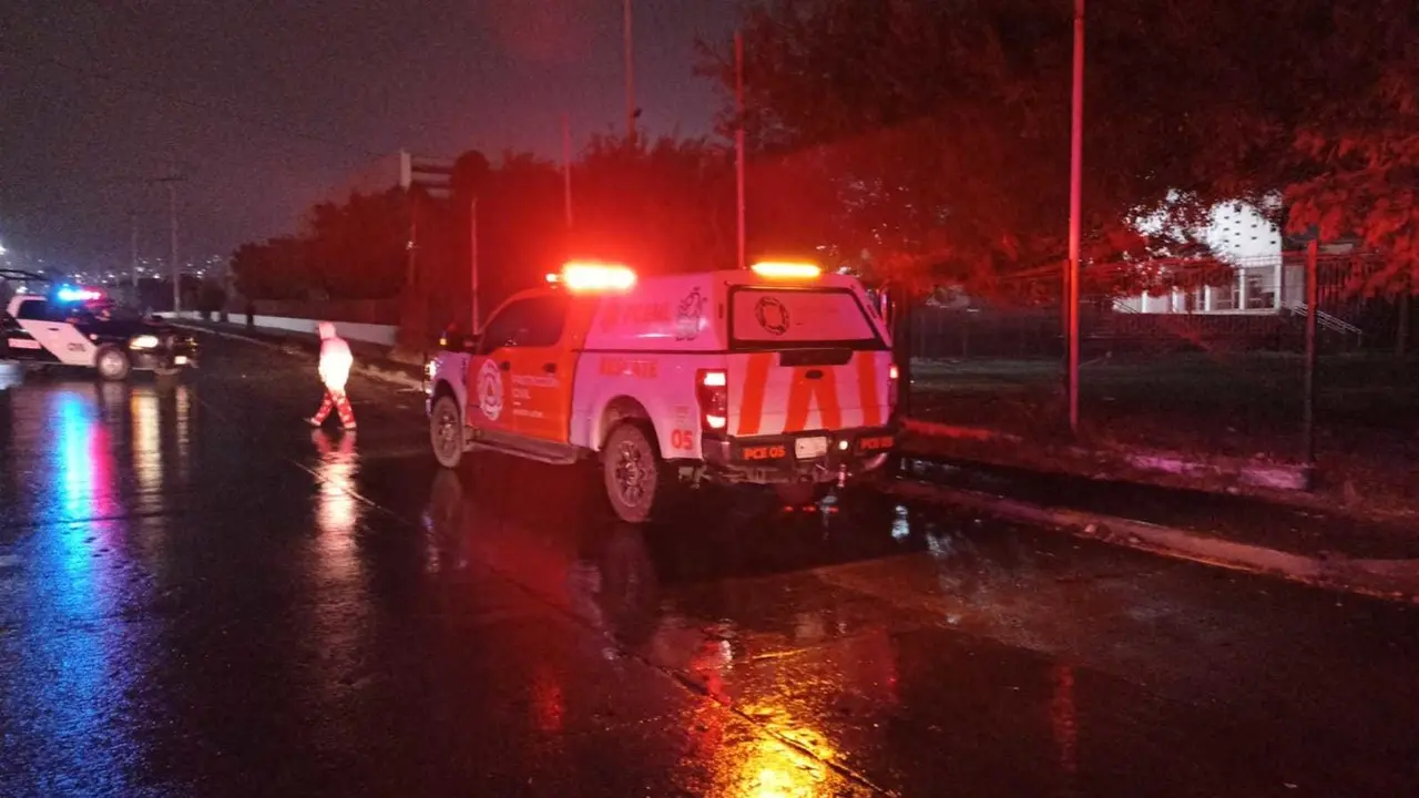 Elementos de Protección Civil de Nuevo León en el lugar del siniestro. Foto: Protección Civil de Nuevo León.