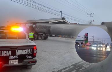 Se quedan sin luz en Arteaga, tras accidente en libramiento Óscar Flores Tapia