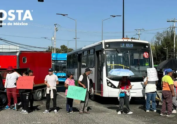 Paralizan con bloqueo la vialidad en la Vía Morelos, vecinos de Ecatepec exigen agua (VIDEO)