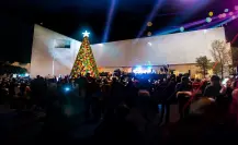 Encendido del pino en el Museo de Historia: una tradición llena de luz y abundancia