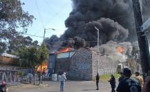 Arde en llamas, recicladoras de PET en Tlalpan, no hay heridos