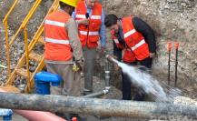 ¡Ya va el agua para Santa y García!, finaliza AyD reparación de tubería en la Huasteca