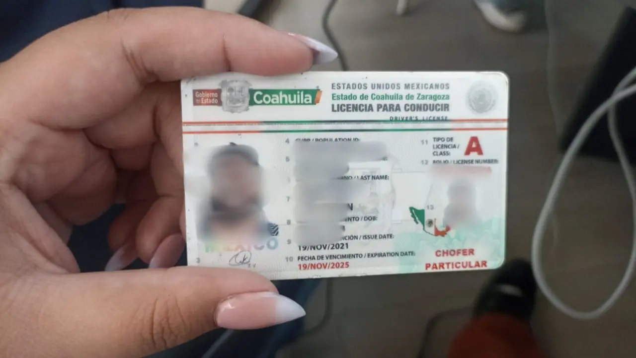 Los ciudadanos aprovecharon los descuentos para tramitar las licencias de conducir. (Fotografía: Ana Escobedo)