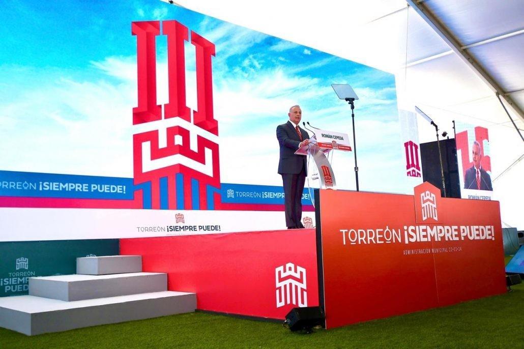 El alcalde Román Alberto Cepeda González en su informe. (Fotografía: Gobierno de Torreón)