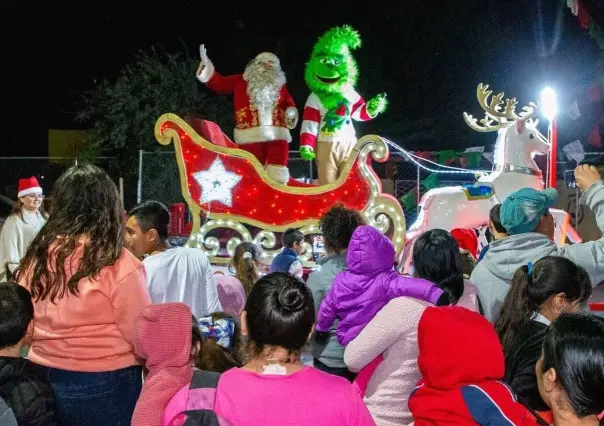 DIF Salinas Victoria lleva sorpresas navideñas a las colonias