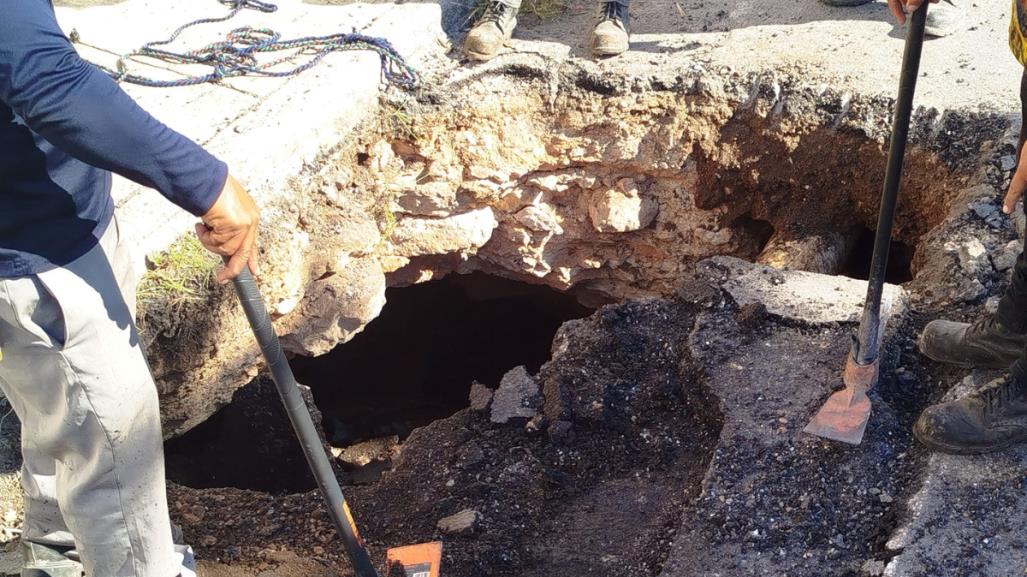 Socavón en Mérida deja al descubierto posible entrada a una cueva, esto pasó