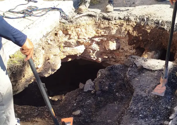 Socavón en Mérida deja al descubierto posible entrada a una cueva, esto pasó