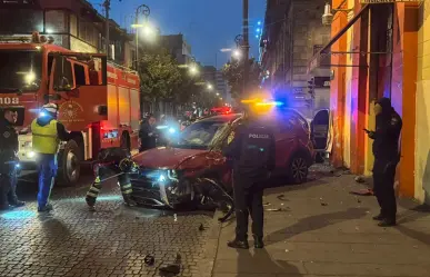 Choque protagonizado por patrulla de la SSC deja a dos civiles heridos