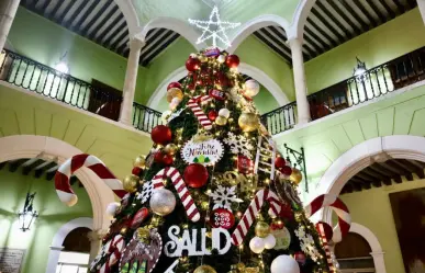 Gobernador de Yucatán enciende el tradicional Árbol de Navidad en Palacio de Gobierno