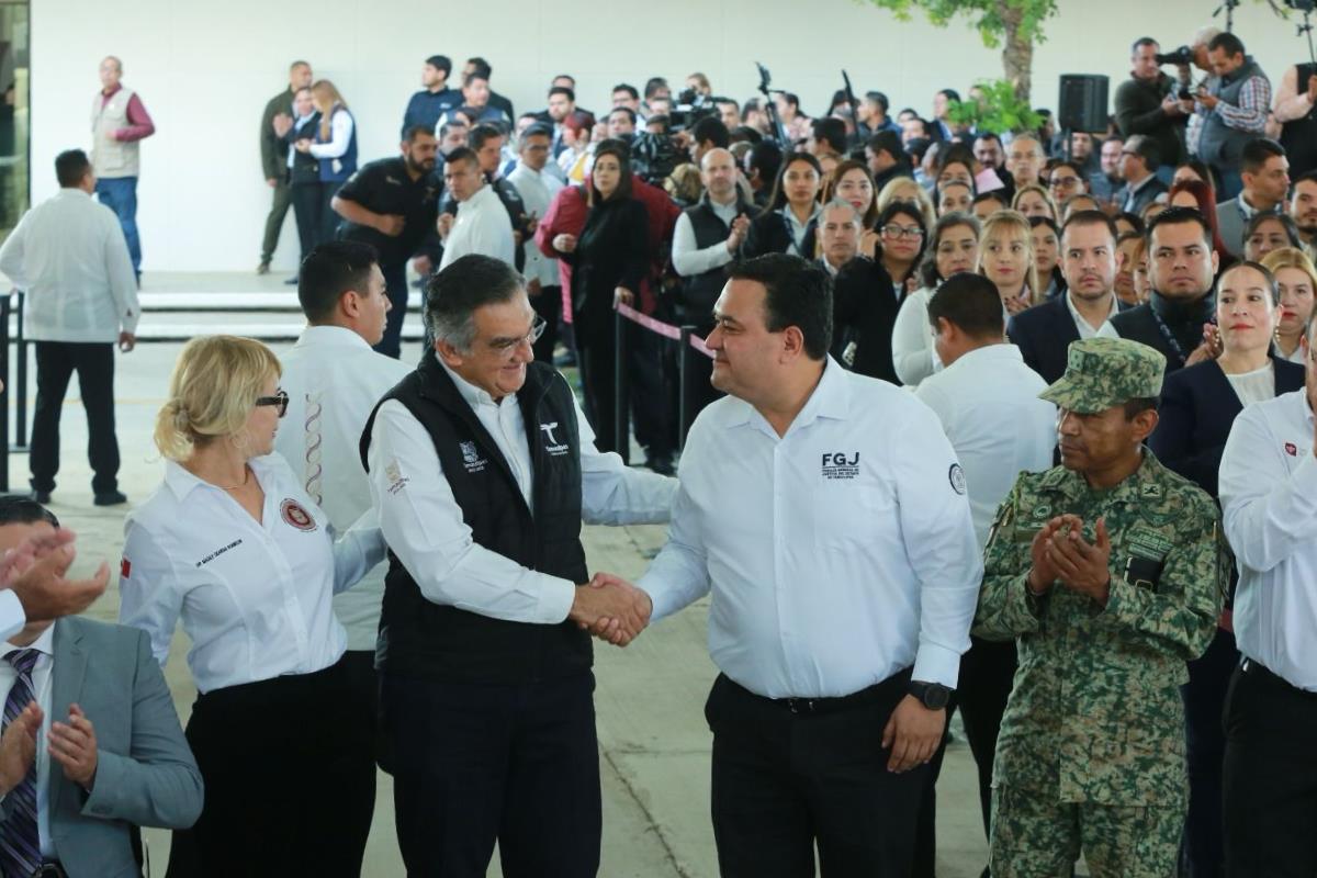 El gobernador Américo Villarreal Anaya y el fiscal Irving Barrios Mojica. Foto: Carlos García