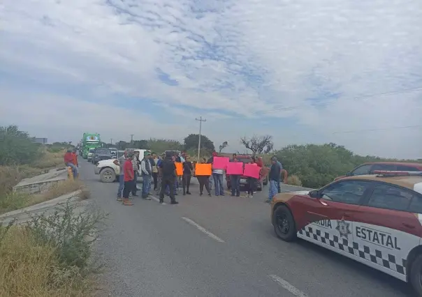 Agricultores de San Fernando: Cierran la carretera Victoria-Reynosa por protesta