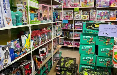 Navidad en Saltillo: Padres adelantan las compras en la Bodega del Juguete