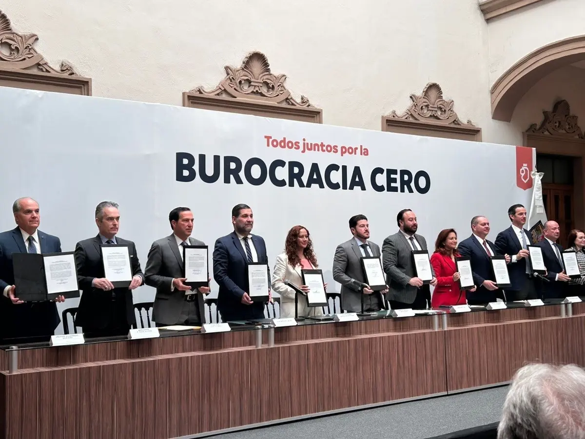 El gobernador del Estado, Samuel García Sepúlveda junto con líderes empresariales. Foto: Rosy Sandoval