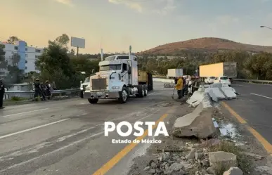 Volcadura de tráiler paraliza la avenida Jesús Reyes Heroles en Tlalnepantla (VIDEO)