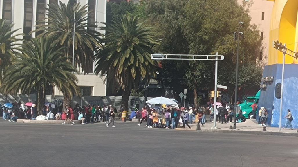 Marcha la CNTE por aumento salarial y abrogación de reformas