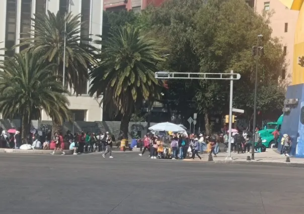 Marcha la CNTE por aumento salarial y abrogación de reformas