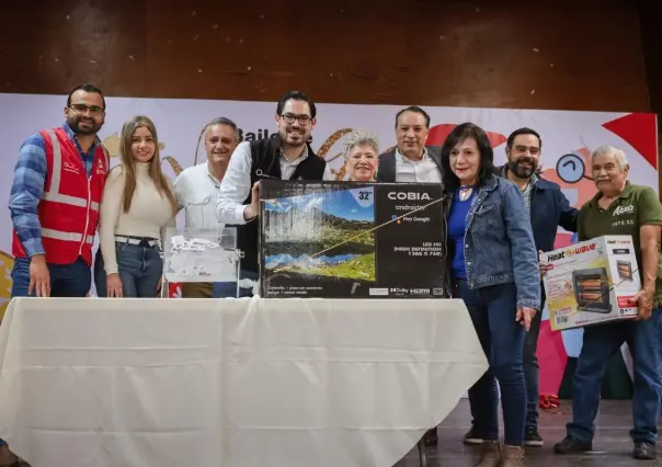 Realizan Baile Navideño de Adultos Mayores en el municipio de Santiago