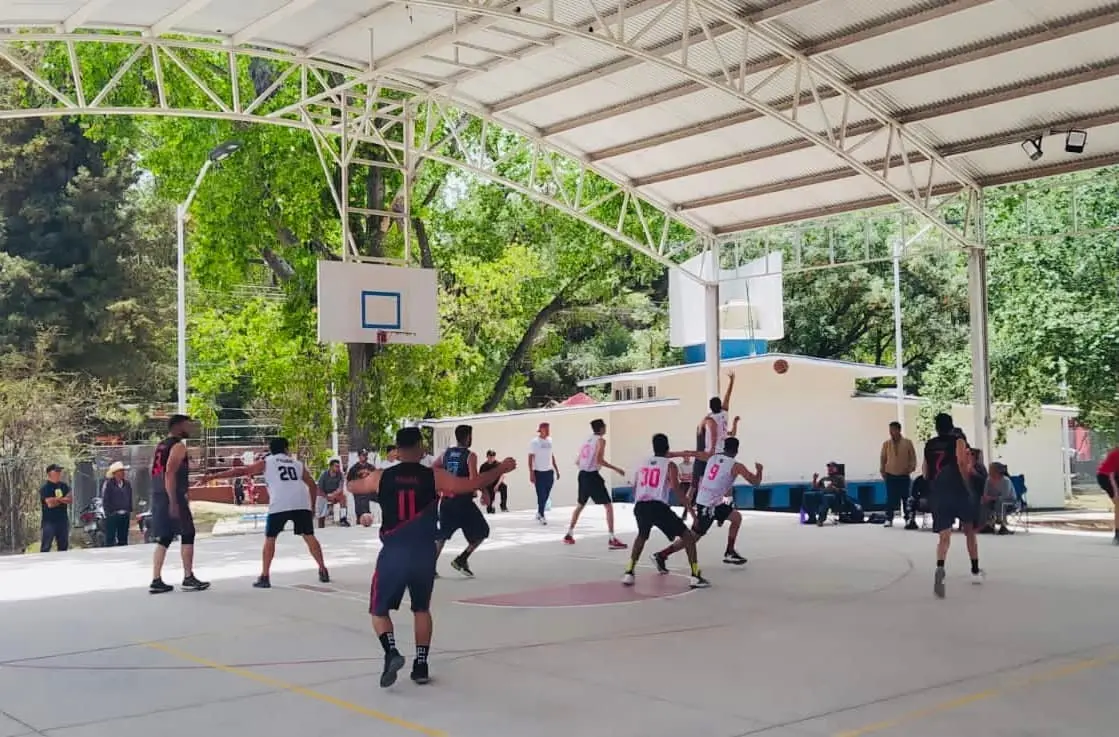 En La Constancia se viven emocionantes torneos de Basquetbol. Foto: Facebook Nombre de Dios Gobierno Municipal.